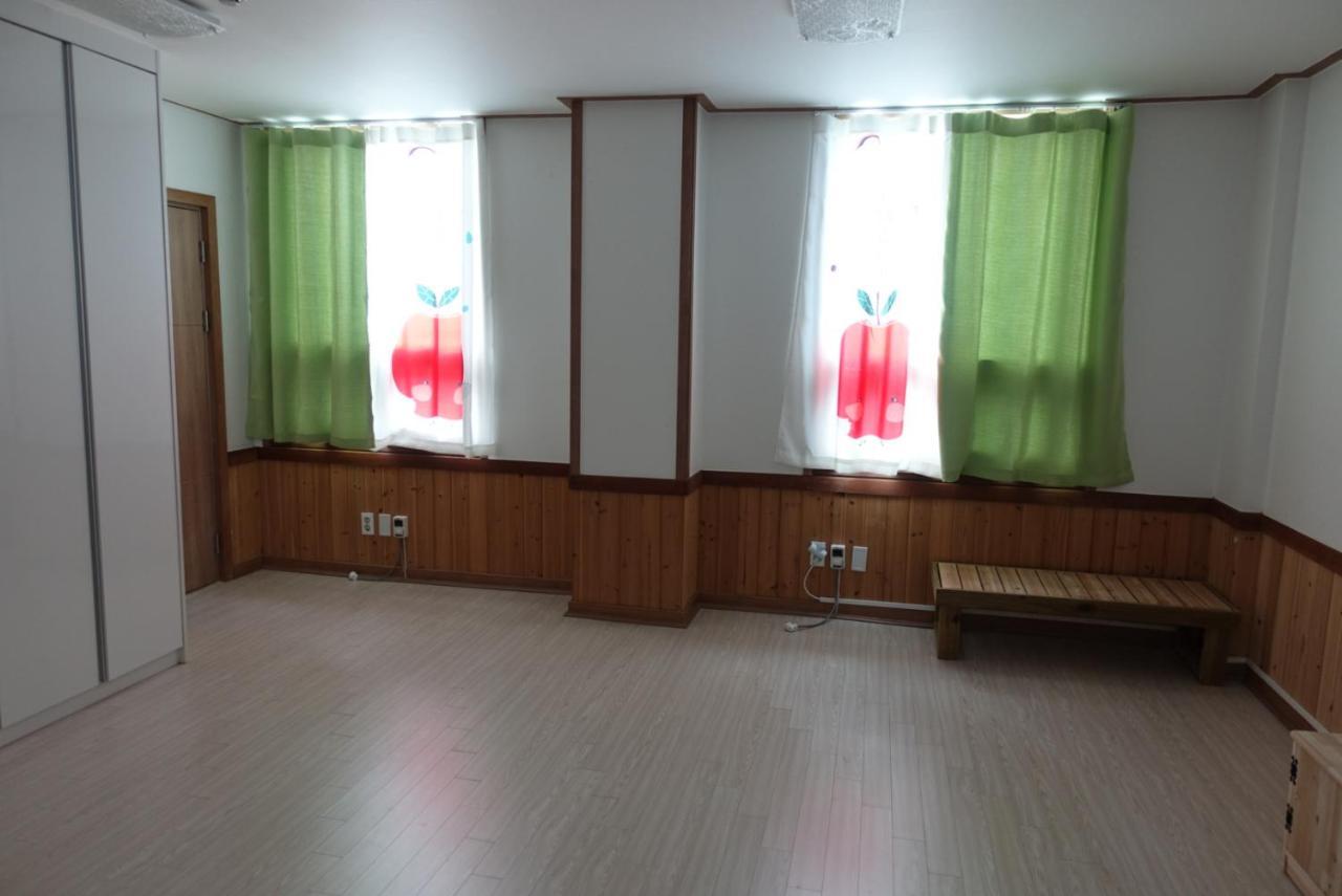 Pongdang Guesthouse Jeonju Bagian luar foto